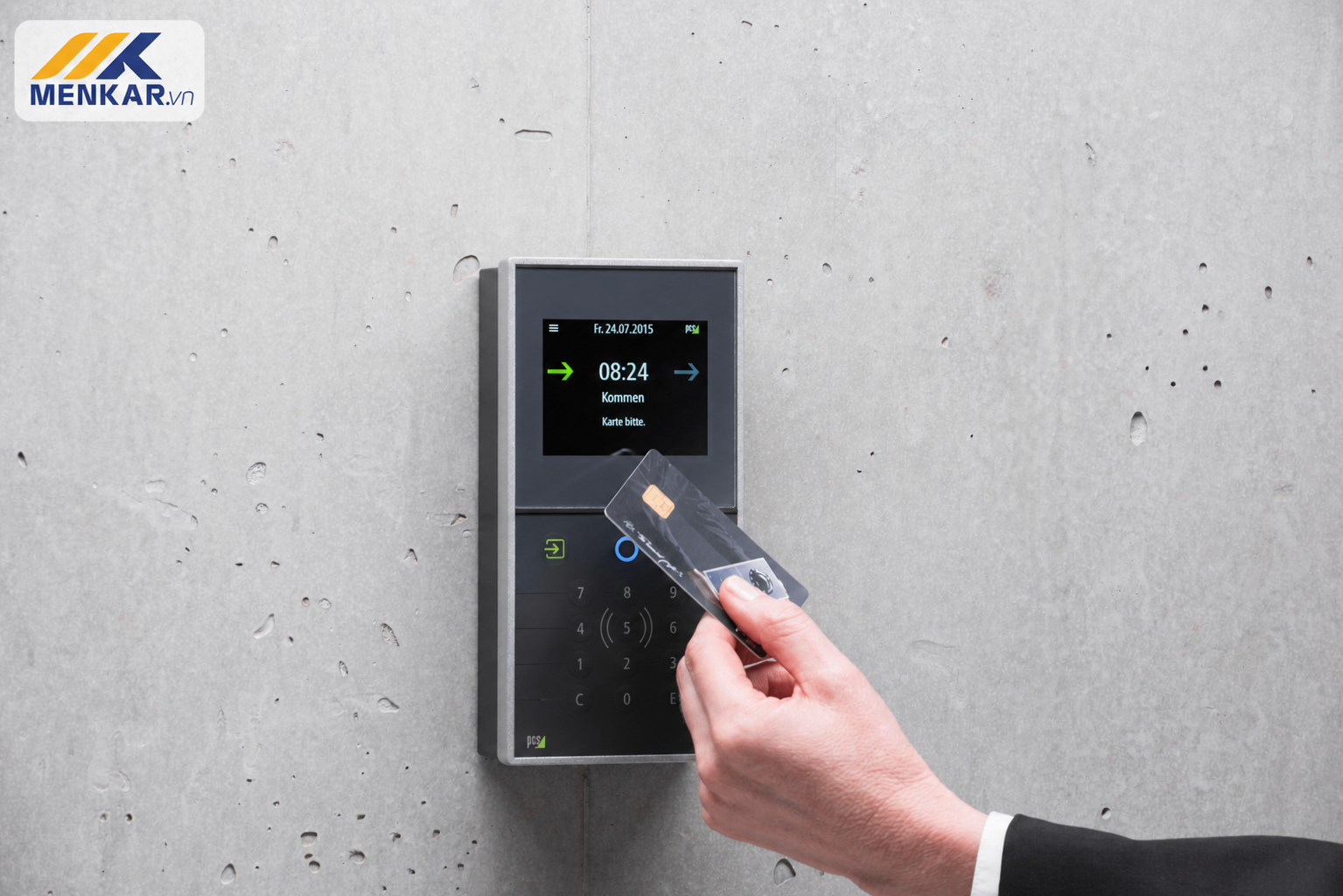 Quét thẻ từ trên đầu đọc Access Control