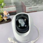 Camera EZVIZ H8C 2MP Tích Hợp Màu Ban Đêm, Xoay 360 Độ, Đàm Thoại 2 Chiều